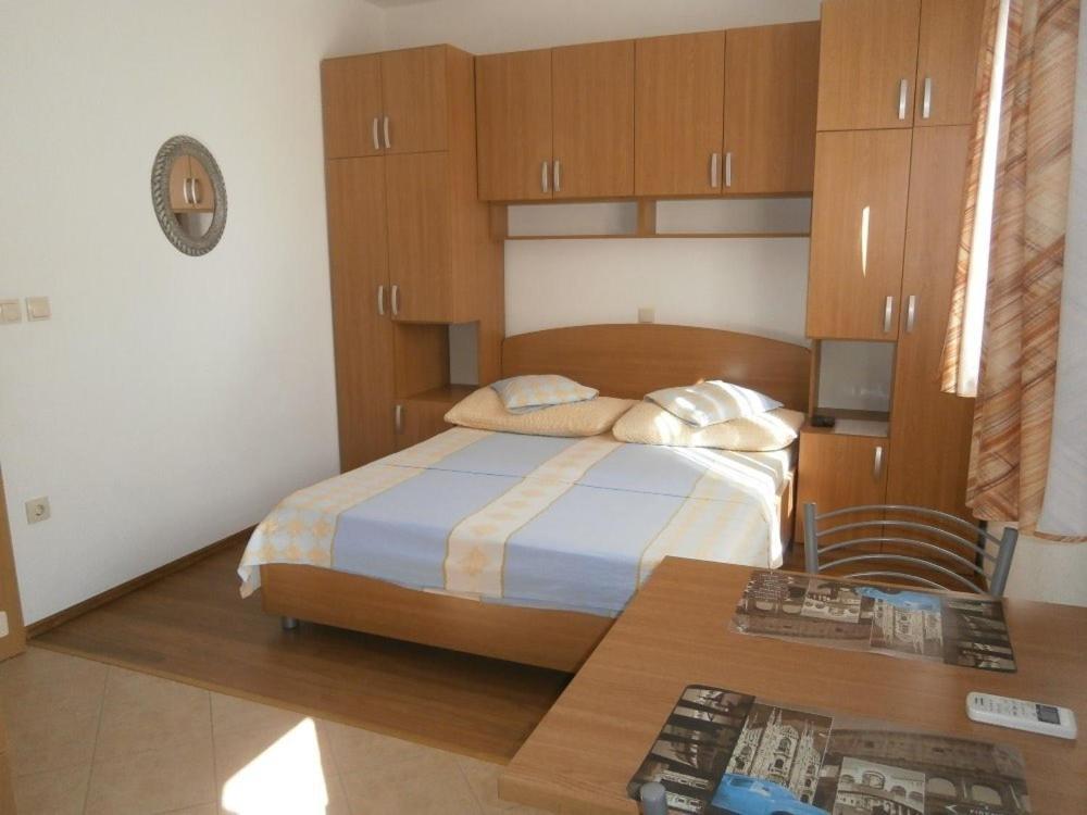 Apartments With A Parking Space Igrane, Makarska - 13535 Exterior photo