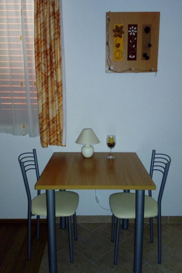 Apartments With A Parking Space Igrane, Makarska - 13535 Exterior photo