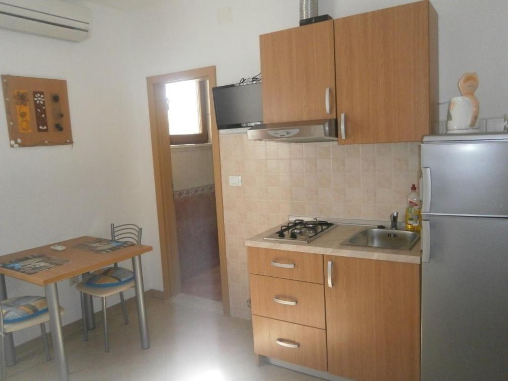Apartments With A Parking Space Igrane, Makarska - 13535 Room photo